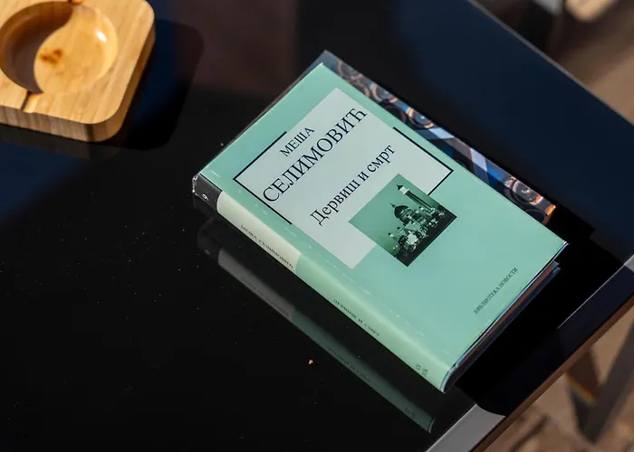 Aleksandrija Βίλα *