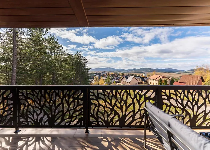 Aleksandrija Βίλα *