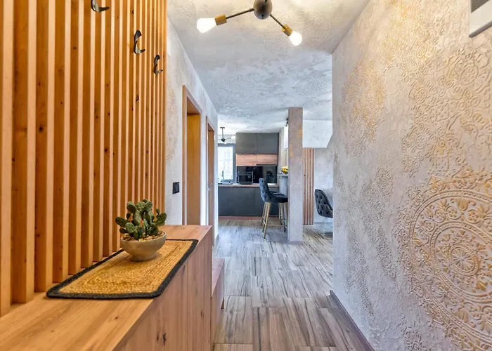 Aleksandrija Βίλα Ζλάτιμπορ